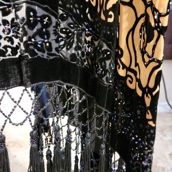 Black & Nude Color Evening Wrap - Picture 6 of 9